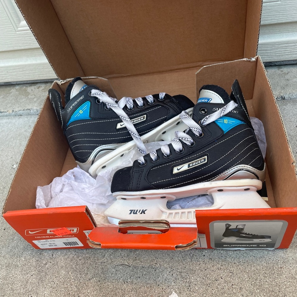 Bauer Youth Y13 Supreme Hockey Skates